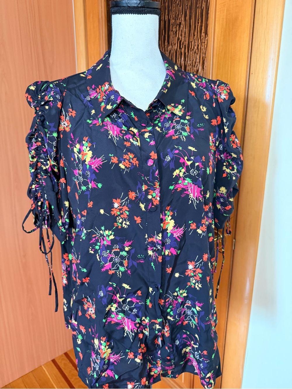 Veronica Beard navy  Floral Short-Sleeve silk Ruffled Blouse Sz 14